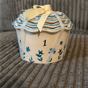 Rae Dunn White Nesting Measuring Cups w/ blue floral pattern - 4 pc set- NWT